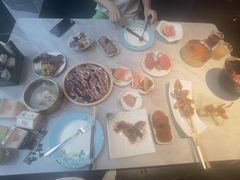 -雍容荟帝王蟹活龙虾展台自助(IFS黑金店)