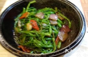 Stir-fried Water Spinach with Garlic