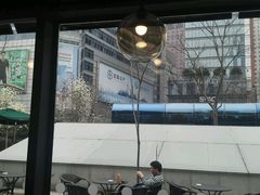 -星巴克(西藏路店)