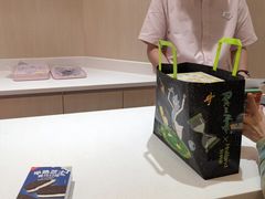 -好利来(上海长宁龙之梦店)