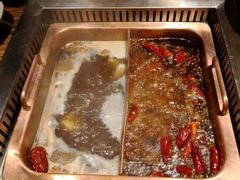 -老牌坊云南鱼豆花火锅(爱建店)