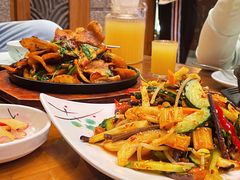 铁板土豆煎牛肉-长寿参鸡汤(朝韩风情街店)