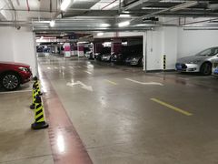 -滨江国际广场-地下停车场