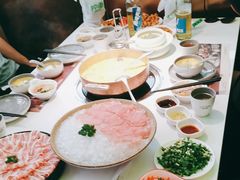 -洪氏嗨捞·广东猪肚鸡·椰子鸡火锅(西咸万象城店)