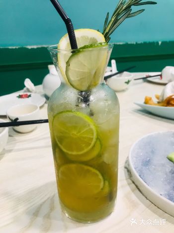 油头素颜绝不怕被旁人冷艳