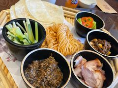 姥姥家的春饼-唐山宴百姓府邸院落中餐