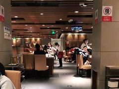 大堂-海底捞火锅鲜切牛肉主题店(长寿路店)