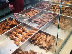 -狗撵鸭(泰山公寓店)