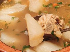 萝卜煨龙骨汤-陶德砂锅(蜀汉路店)
