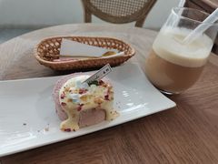 -共舞时光猫咖·狗咖(新街口店)