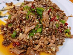 猫爪菇炒牛肉-下梅人家土菜馆(历史文化餐厅度假区店)