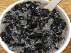 秘制仙草粿-翁林甜品