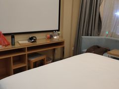 -维也纳3好酒店(深圳宝安海雅缤纷城店)