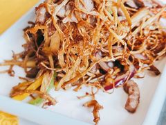 茶树菇炒牛柳-东方之猪四更烤乳猪(金垦总店)