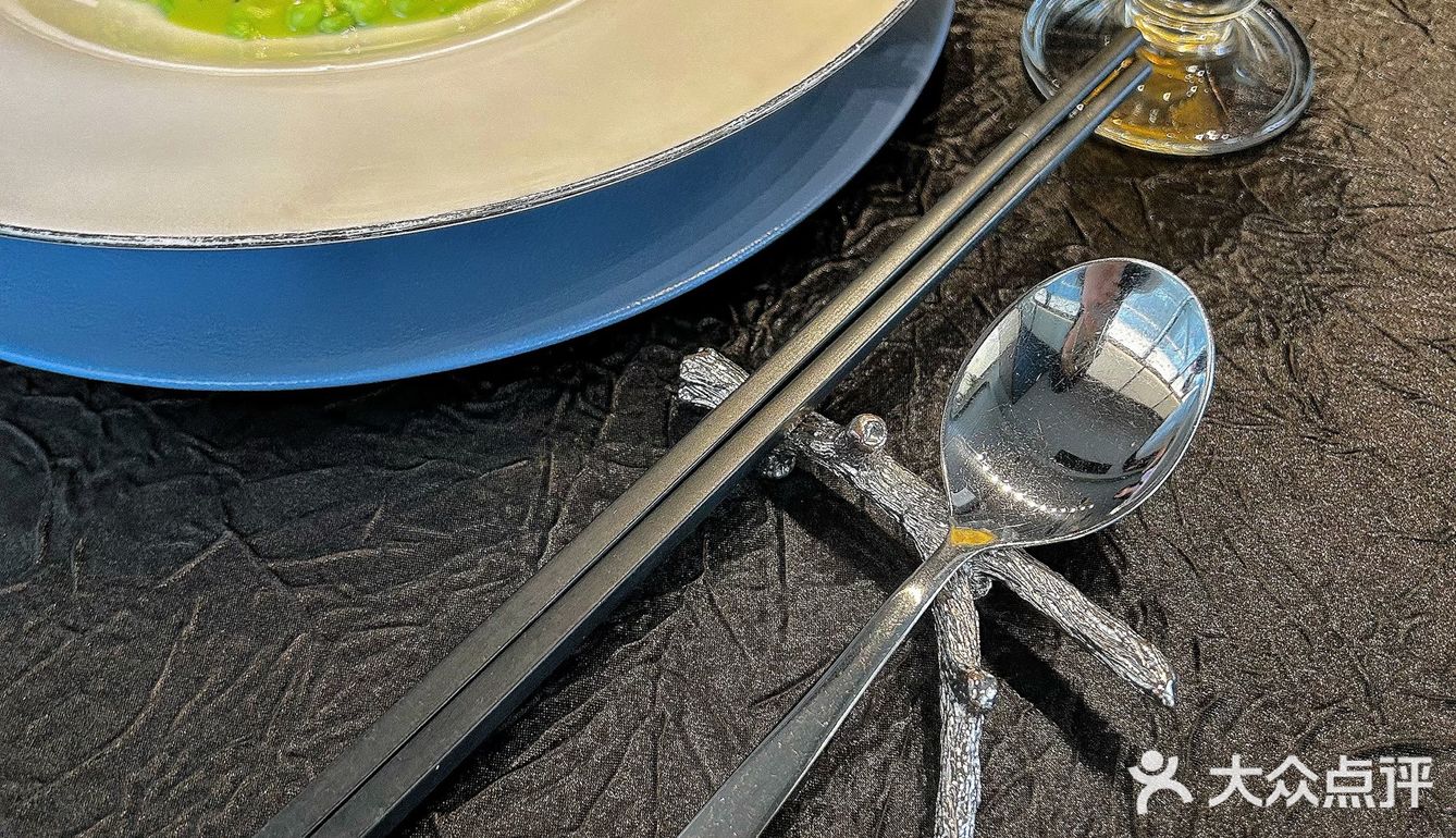 西安探店｜这家的烤鸭真的一绝 大董海参店