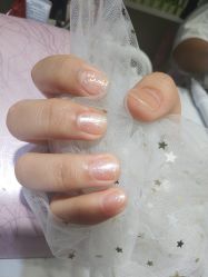 -璀璨&星光美甲美睫店