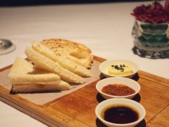 餐前面包-郑州绿地JW万豪酒店The Grill烤汇扒房