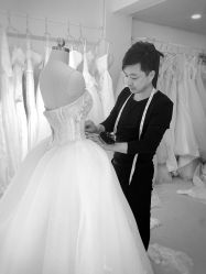 -Flora婚纱礼服定制租赁店