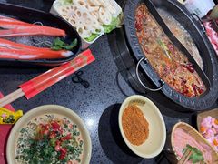 -宽板凳老灶火锅(台湾街店)