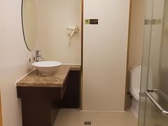 -维也纳酒店(上海虹桥枢纽松江新桥店)
