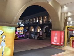 -王府井奥莱临潼小镇(临潼店)