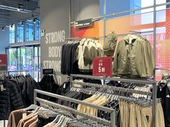 -百年港湾奥特莱斯(香炉礁店)
