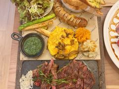 -Mark&Mars Restaurant