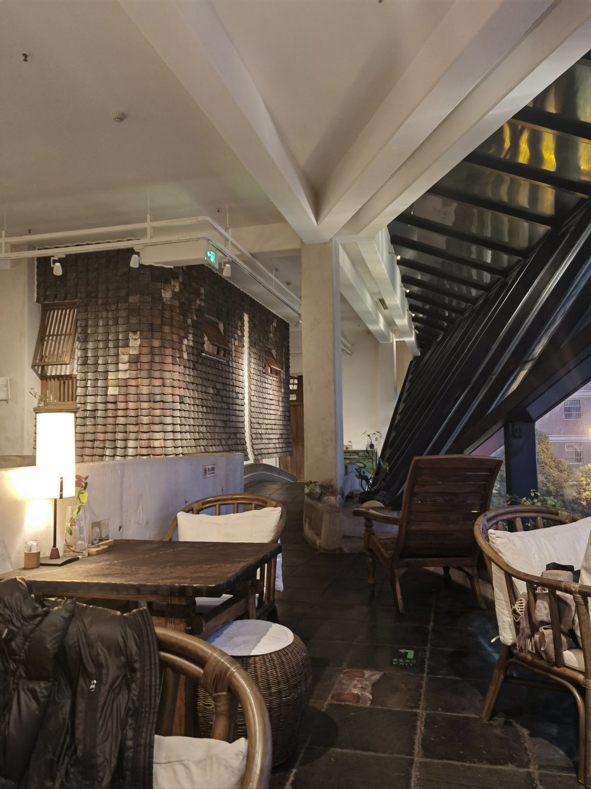 0元玩转这座城不管是环境服务还是菜品,茶,小吃,都很好吃,除了贵没