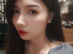 闪亮小灯泡耳钉-星巴克臻选(深圳罗湖万象城店)
