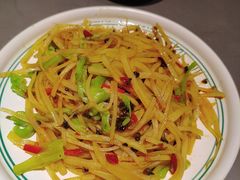 邹皮椒土豆丝-云海肴·汽锅鸡·云南菜(高德置地店)