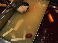-百年川椒重庆老火锅(光谷店)