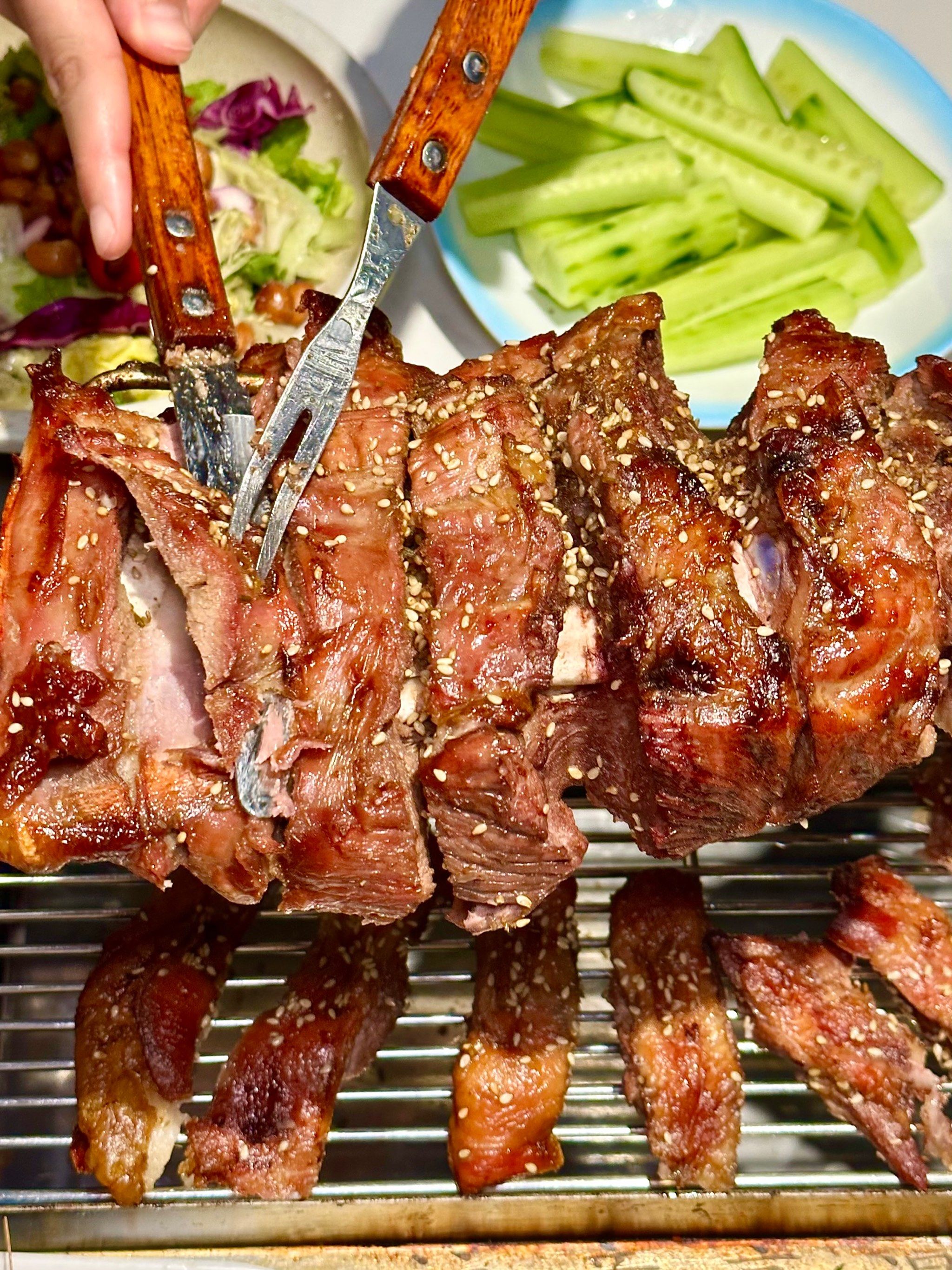 在龙岗!内蒙朋友带我去吃的烤羊腿!