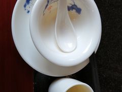 餐位费-老来福·非遗酸汤兔(凯旋路店)