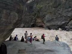 -丽江虎跳峡景区-售票处