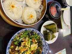 蟹黄汤包-苏亦铭馄饨店(凤凰西街店)