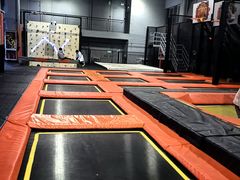 -嗨翻Hi-Fun竞技主题乐园·蹦床团建生日轰趴(荆川 国光1937店)