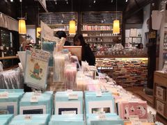 -猫的天空之城概念书店(杭州南宋御街店)