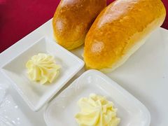 黄油面包-红房子西菜馆(淮海中路店)