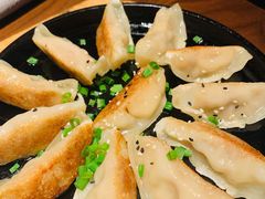 潜阳铁板锅贴饺-山里亲戚(淞虹路店)