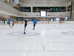 -冰堡国际溜冰场(观澜湖新城MHMALL店)