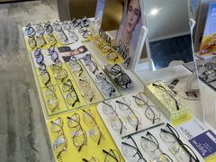 -三目眼镜·蔡司视觉合作店(青浦宝龙店)