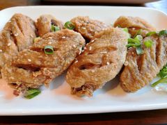 -Chom Cafe and Restaurant