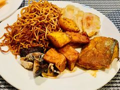 -广州万富希尔顿酒店·感趣自助餐厅·金秋蟹宴生蚝海鲜刺身烧烤