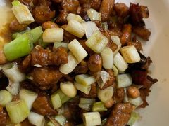 宫爆鸡丁-盐与味葱葱鲫鱼•自贡菜江湖菜(春熙店)