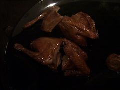 红烧乳鸽-汤城小厨•粤菜•靓汤(西直门凯德MALL店)