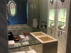 -上海滴水湖皇冠假日酒店
