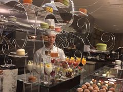 -圣丰索菲特·2 On 988 Café 自助餐厅