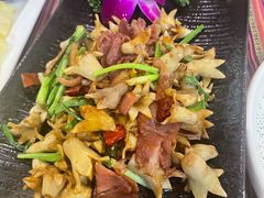 -香巴拉云南餐厅(华莱坞店)