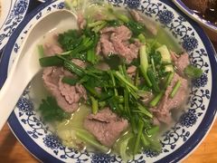 -杨三孃跷脚牛肉(西外棕榈岛店)