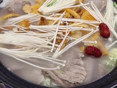 -九寨特色牦牛肉汤锅 羊肉汤锅